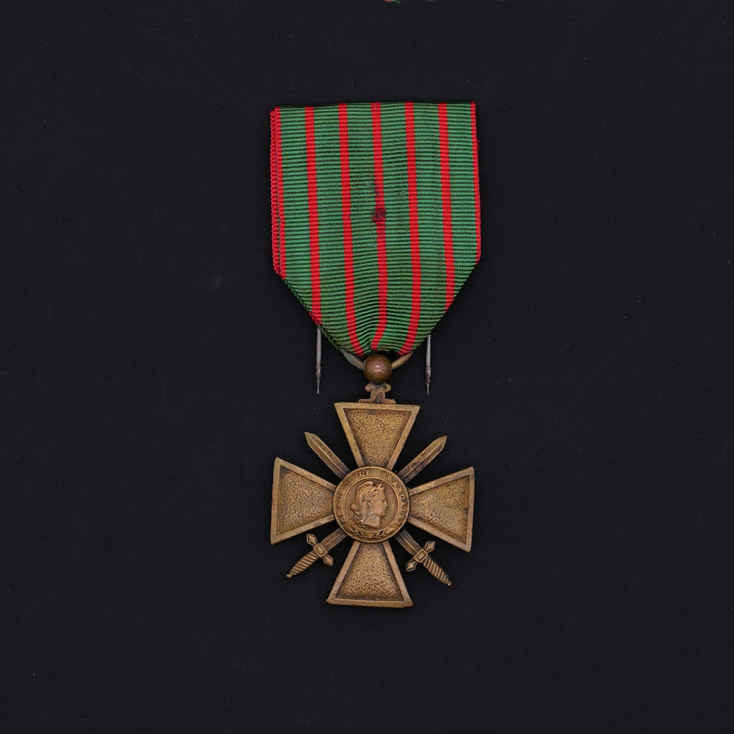 勋章奖章交易所6月25日拍卖 法国一战战争十字奖章（1917版）