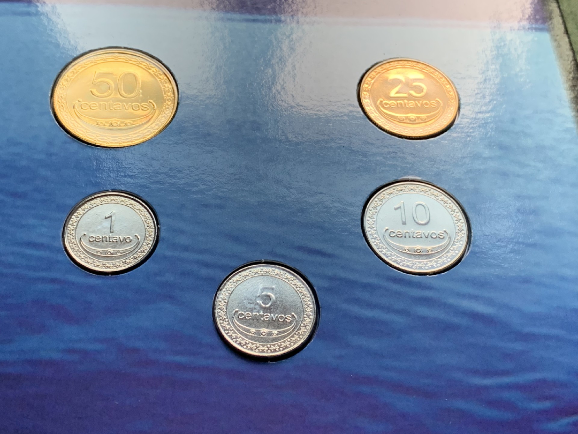 《竞宝斋》第66场-本周日，周一2场连拍（全场不限金额包邮） 原装 东帝汶 2003年 五枚装 套币 小国家套币 非常非常少见