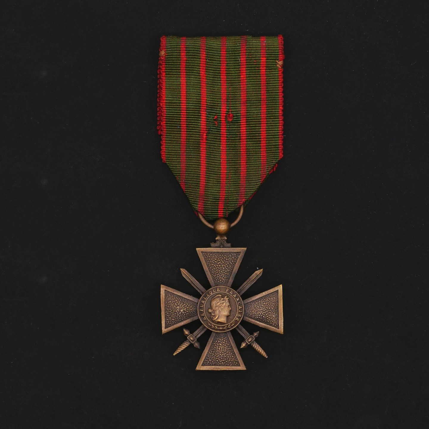 勋章奖章交易所6月25日拍卖 法国一战战争十字奖章（1918版）