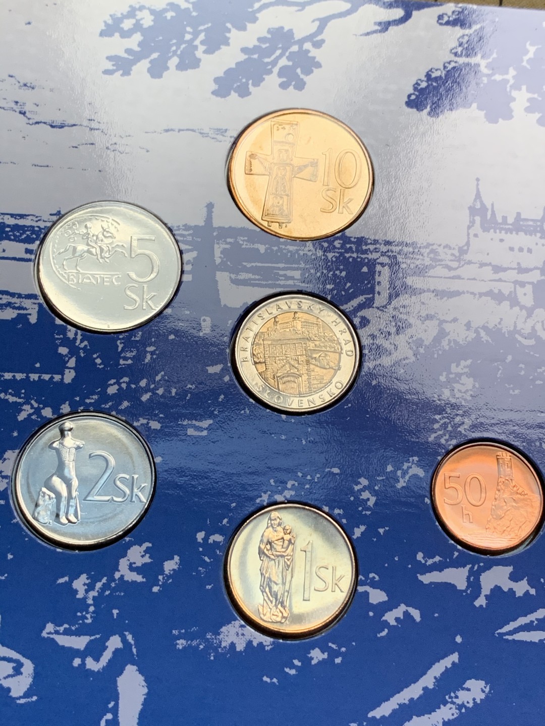 《竞宝斋》第66场-本周日，周一2场连拍（全场不限金额包邮） 斯洛文尼亚 2004年 六枚装套币 欧元前的本国货币 少见