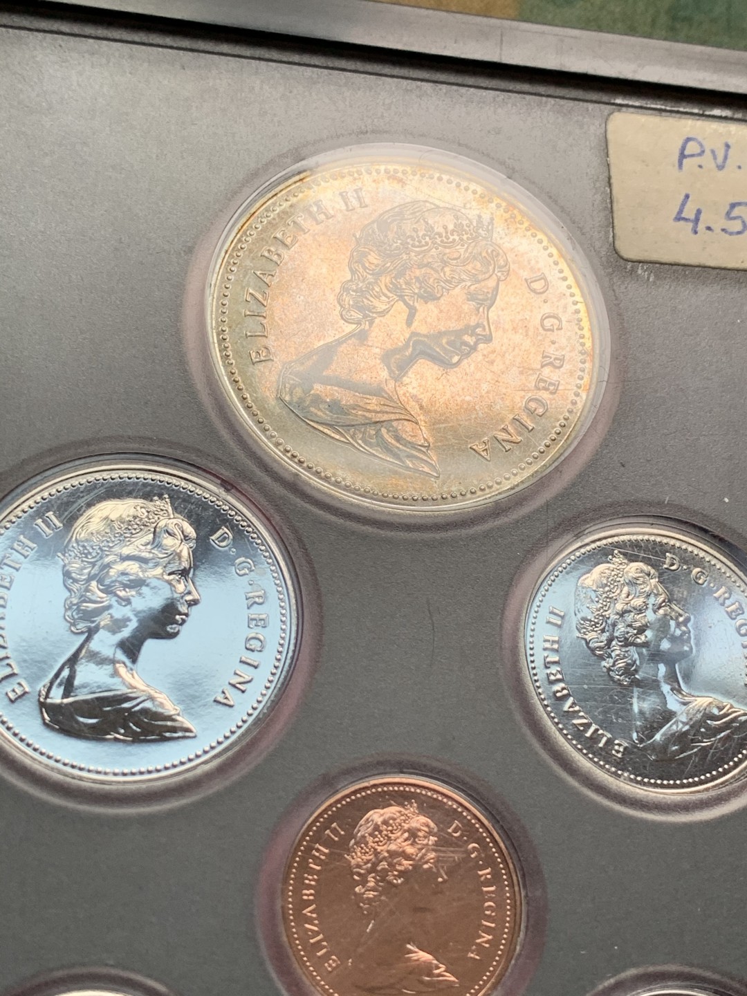 《竞宝斋》第66场-本周日，周一2场连拍（全场不限金额包邮） 原装 加拿大1980年 北极熊 七枚套 精制币 其中最大的一元是银币