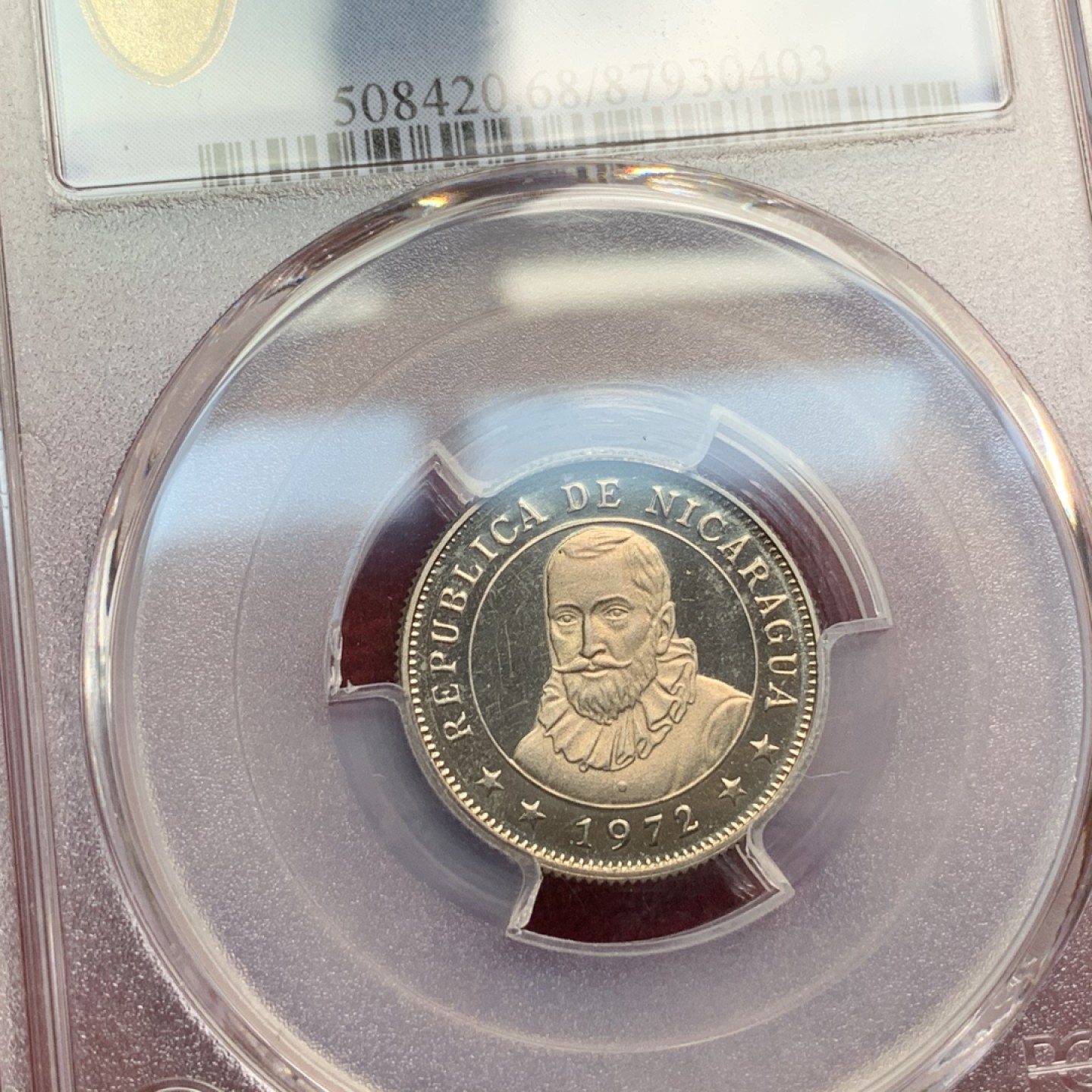 《竞宝斋》第66场-本周日，周一2场连拍（全场不限金额包邮） PCGS-PR67-68DCAM 尼加拉瓜 1972年 精制套币5枚 极高分 顶级品相！原盒和2张证书齐全 钱币表面有淡彩 美洲钱币经典的太阳脸和山峰