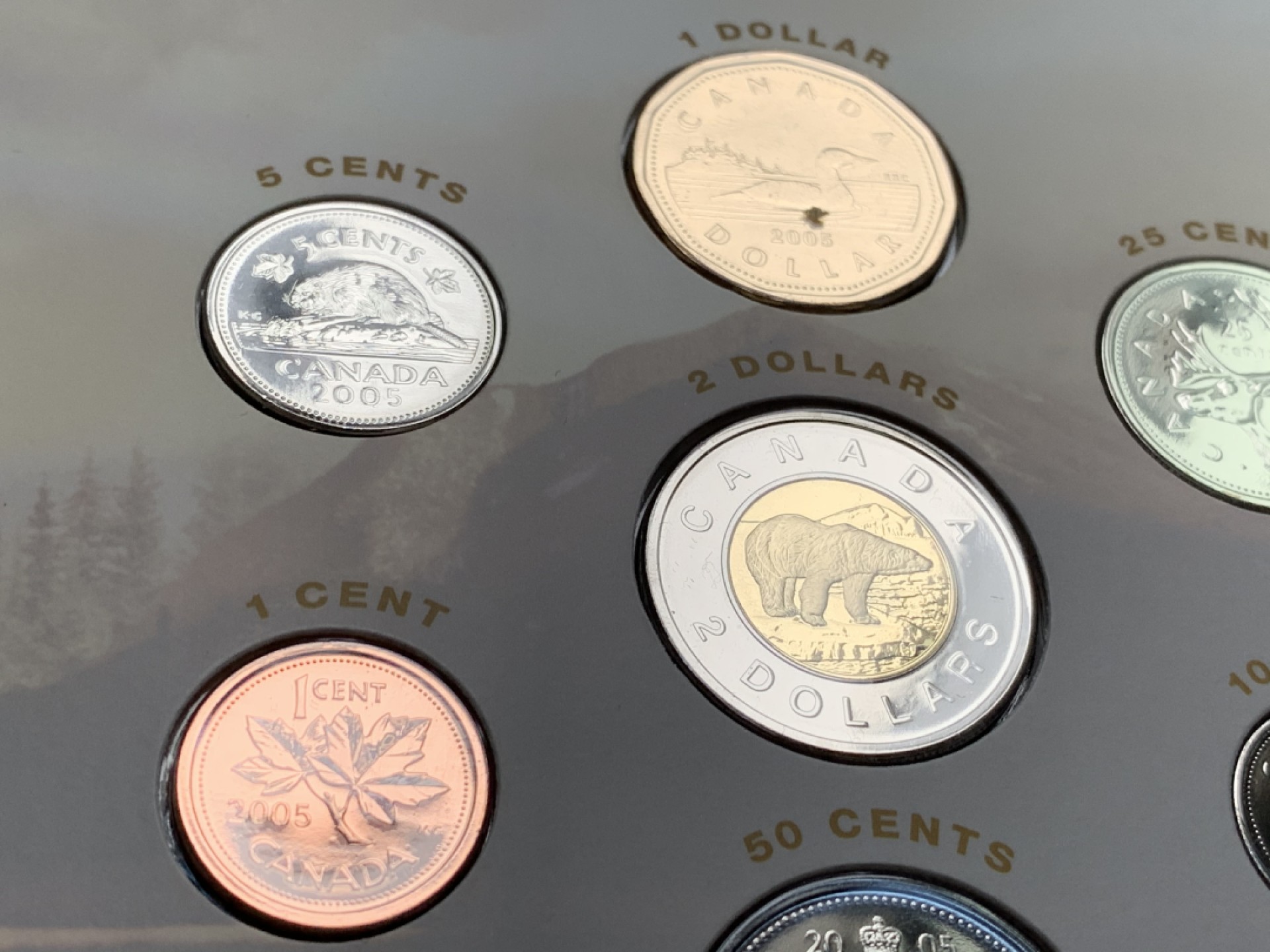 《竞宝斋》第66场-本周日，周一2场连拍（全场不限金额包邮） 两册 加拿大2005年 七枚装 封装套币 完美状态