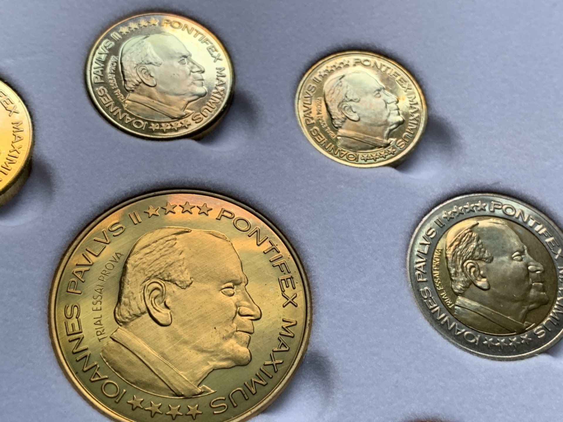 《竞宝斋》第66场-本周日，周一2场连拍（全场不限金额包邮） 原盒证书梵蒂冈 ESSAI厂 教皇保罗二世 九枚套 1分到5欧元 试铸样币 非常少见