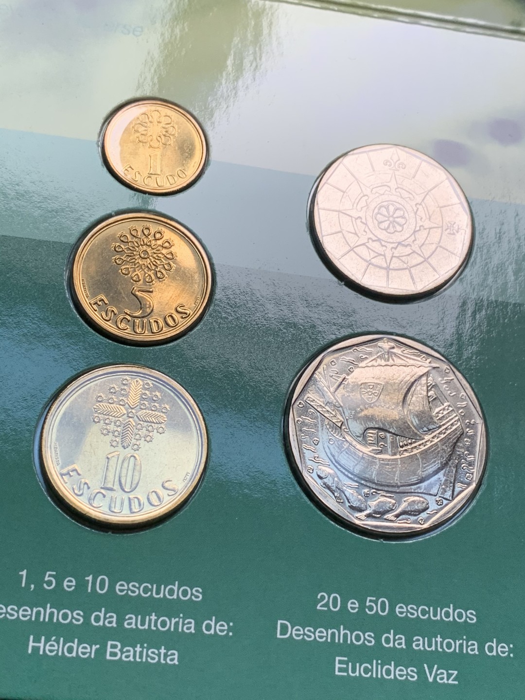 《竞宝斋》第66场-本周日，周一2场连拍（全场不限金额包邮） 卡装葡萄牙 2001年 七枚装 欧元前最后一套本国货币 关门版