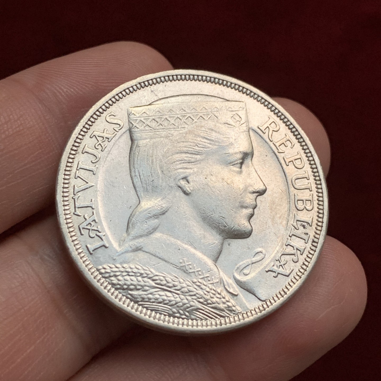 《竞宝斋》第66场-本周日，周一2场连拍（全场不限金额包邮） 拉脱维亚1931年少女5拉特银币 近期暴涨品种