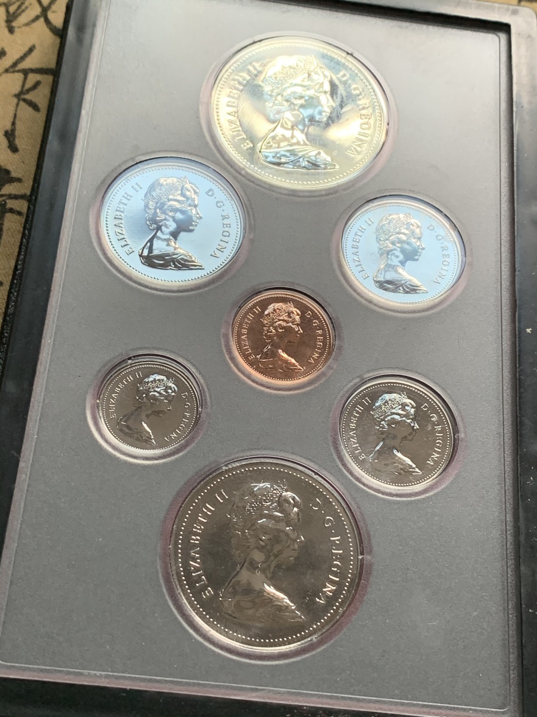 《竞宝斋》第66场-本周日，周一2场连拍（全场不限金额包邮） 原装 加拿大 1979年 格里芬号纪念 七枚套精制币 其中最大一枚是银币