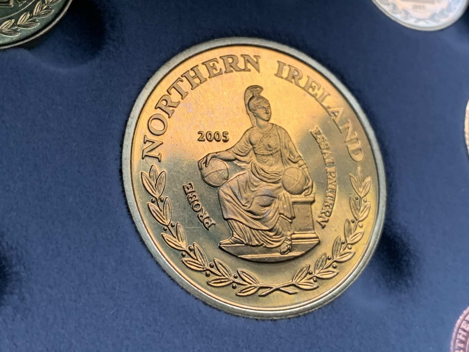 《竞宝斋》第66场-本周日，周一2场连拍（全场不限金额包邮） 原盒证书北爱尔兰 2005年 ESSAI厂 九枚套 1分到5欧元 试铸样币 非常少见