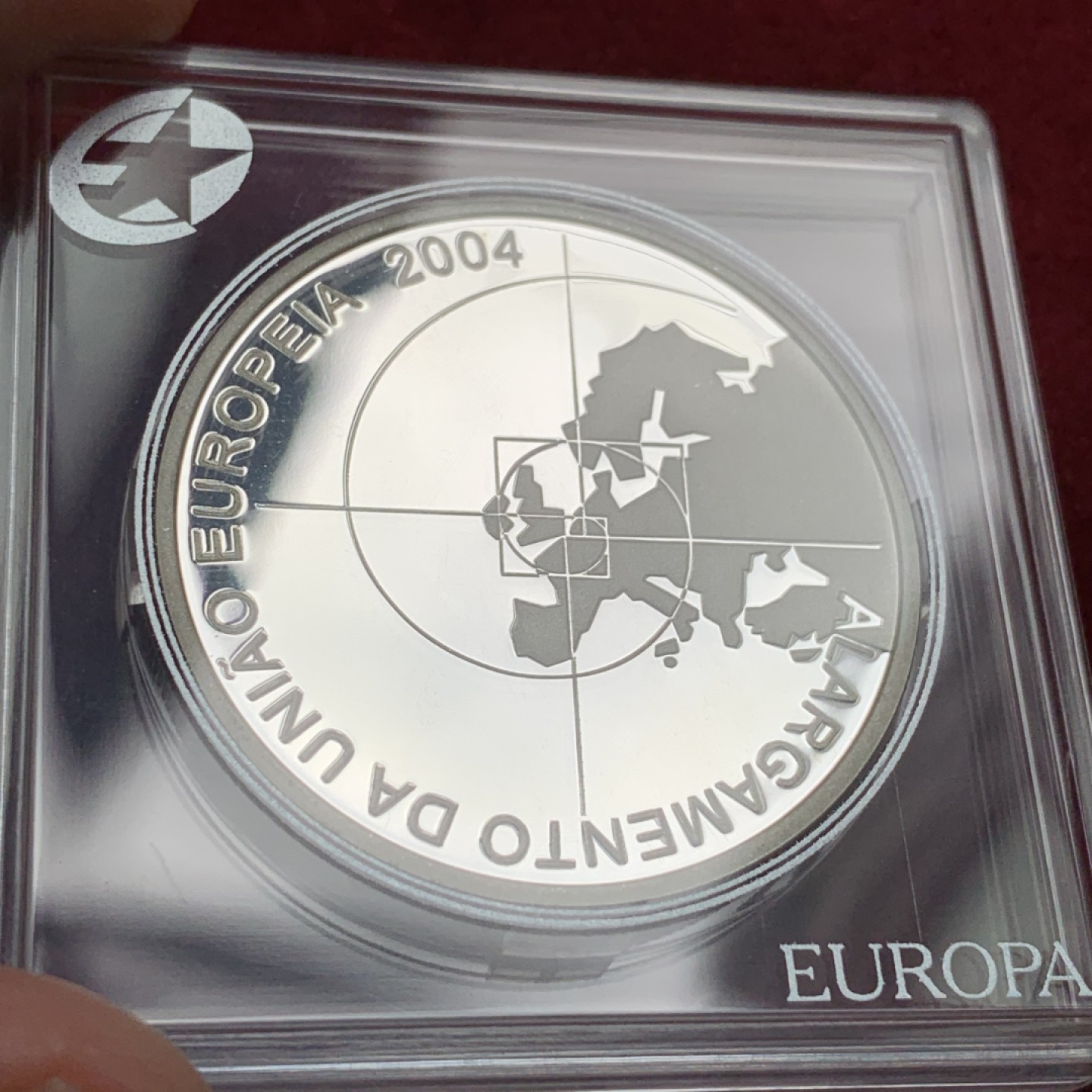 《竞宝斋》第66场-本周日，周一2场连拍（全场不限金额包邮） 2004年葡萄牙欧洲之星欧盟东扩 银币 原装水晶盒