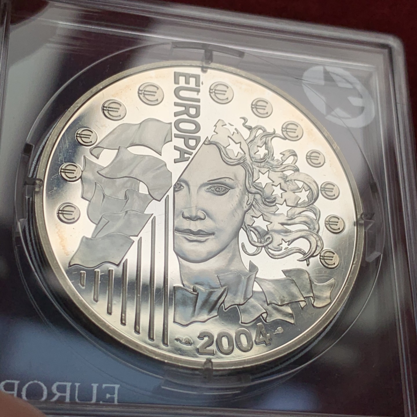 《竞宝斋》第66场-本周日，周一2场连拍（全场不限金额包邮） 2004年 法国 欧洲之星 欧盟东扩 银币  水晶盒少见