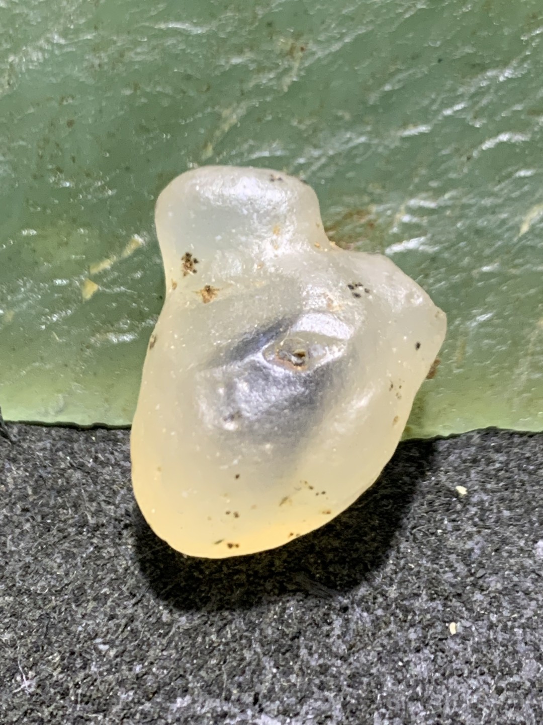 放福利！精美天然戈壁黑糖心玛瑙小原石一颗，
