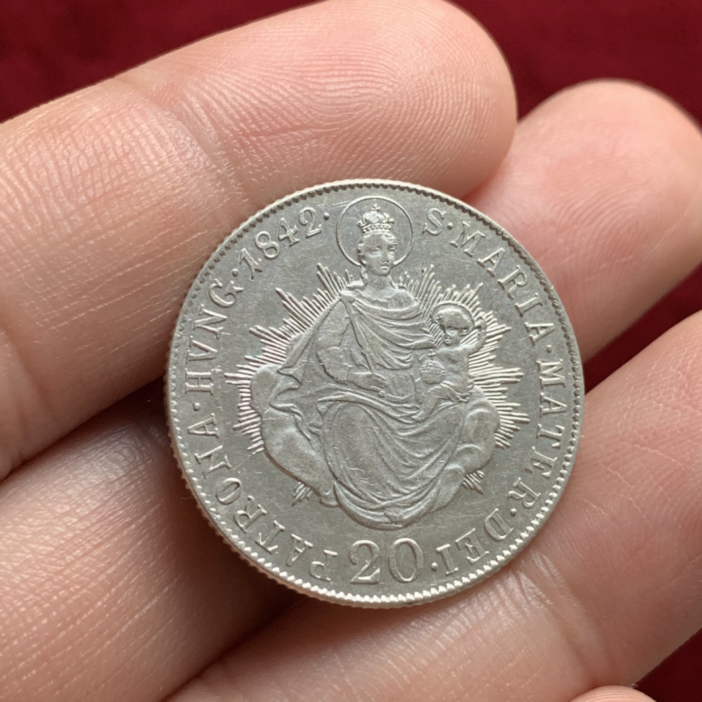 《竞宝斋》第66场-本周日，周一2场连拍（全场不限金额包邮） 好品 奥匈帝国匈牙利1842年圣母抱子20克鲁泽银币 圣母鼻子可见 光泽一流