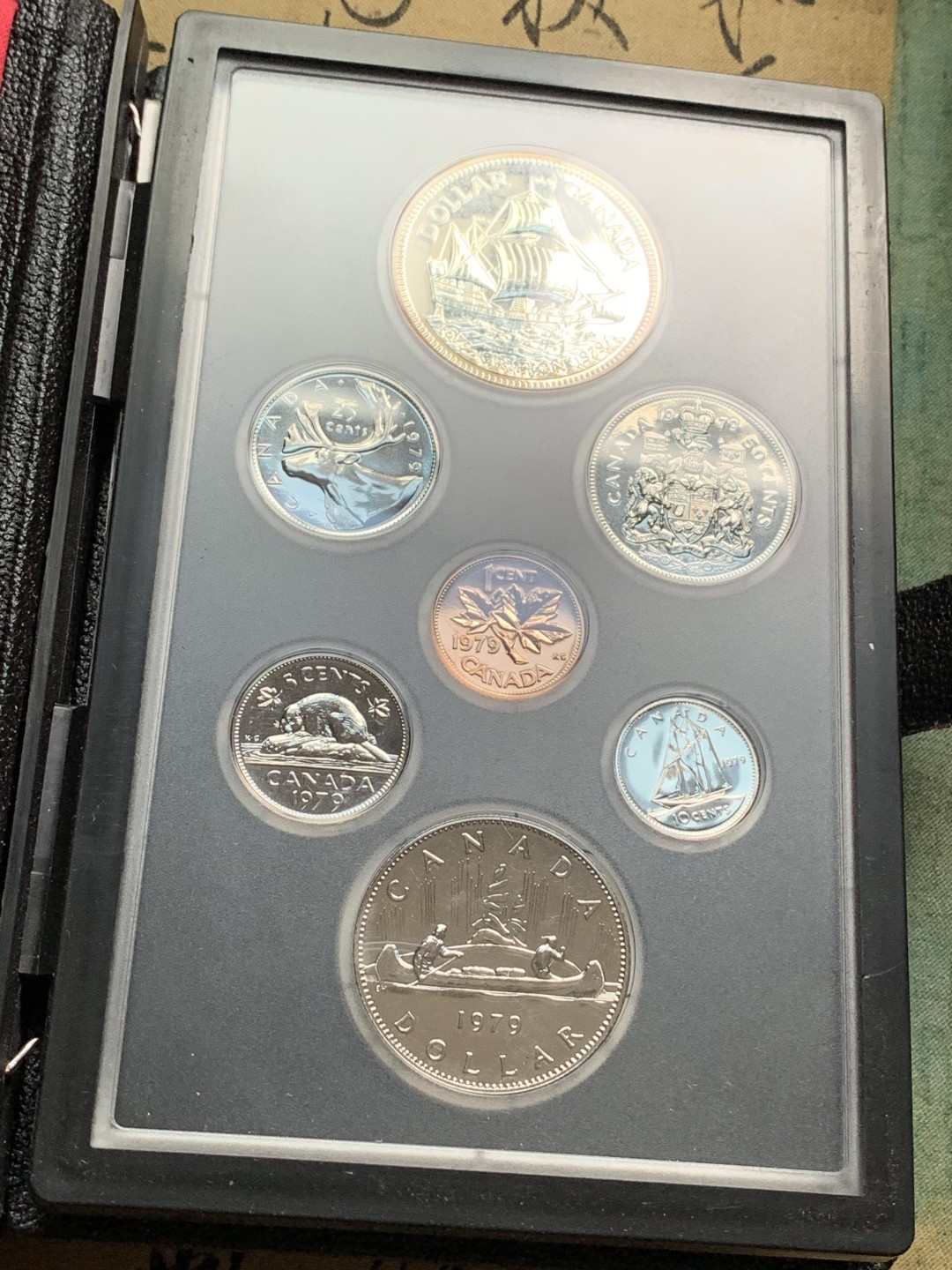 《竞宝斋》第66场-本周日，周一2场连拍（全场不限金额包邮） 原装 加拿大 1979年 格里芬号纪念 七枚套精制币 其中最大一枚是银币