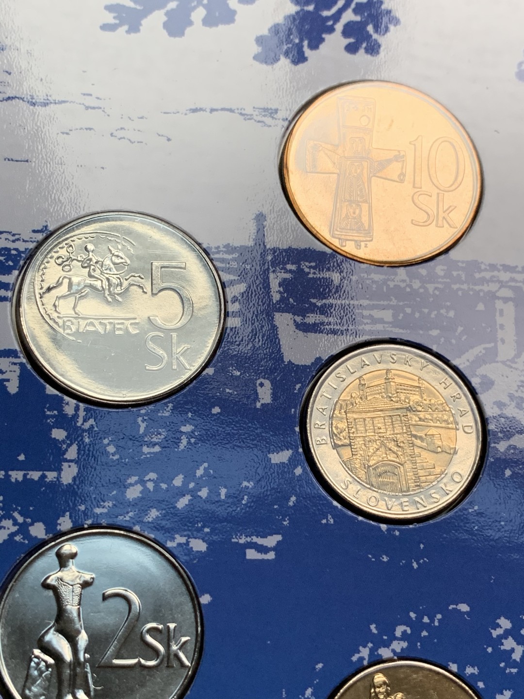 《竞宝斋》第66场-本周日，周一2场连拍（全场不限金额包邮） 斯洛文尼亚 2004年 六枚装套币 欧元前的本国货币 少见