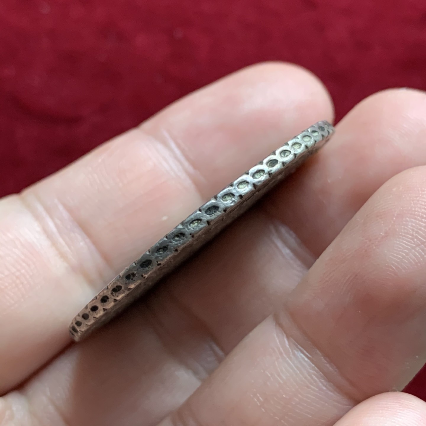 《竞宝斋》第66场-本周日，周一2场连拍（全场不限金额包邮） 吕贝克大泰勒，48先令，1752年，原味老包浆，很厚重的早期大克朗银币，边铭特别，状态不错（纹章中的小草清晰）