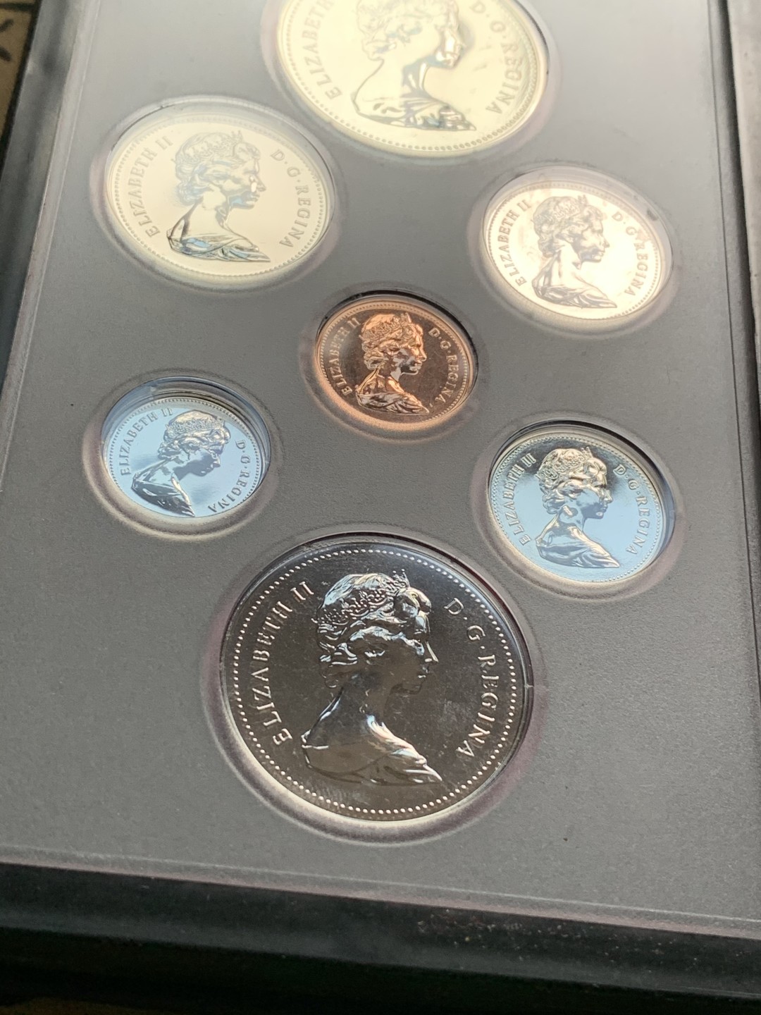 《竞宝斋》第66场-本周日，周一2场连拍（全场不限金额包邮） 原装 加拿大 1979年 格里芬号纪念 七枚套精制币 其中最大一枚是银币