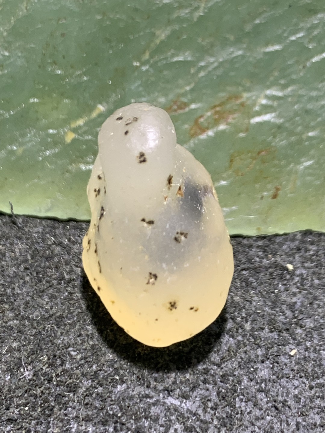 放福利！精美天然戈壁黑糖心玛瑙小原石一颗，