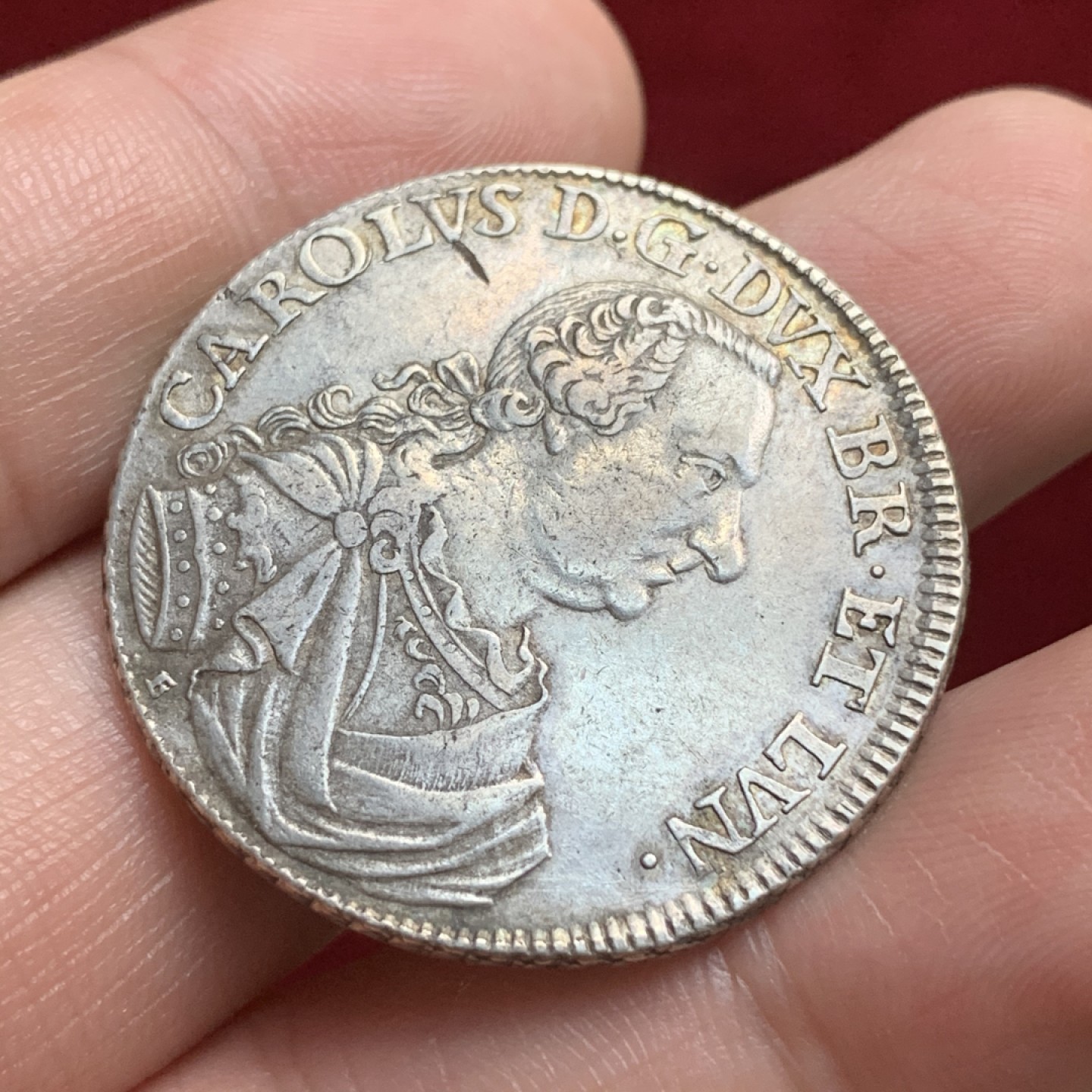 《竞宝斋》第66场-本周日，周一2场连拍（全场不限金额包邮） 不伦瑞克戎装飞马2/3泰勒，1764年，设计精美，花边边齿，年代久远