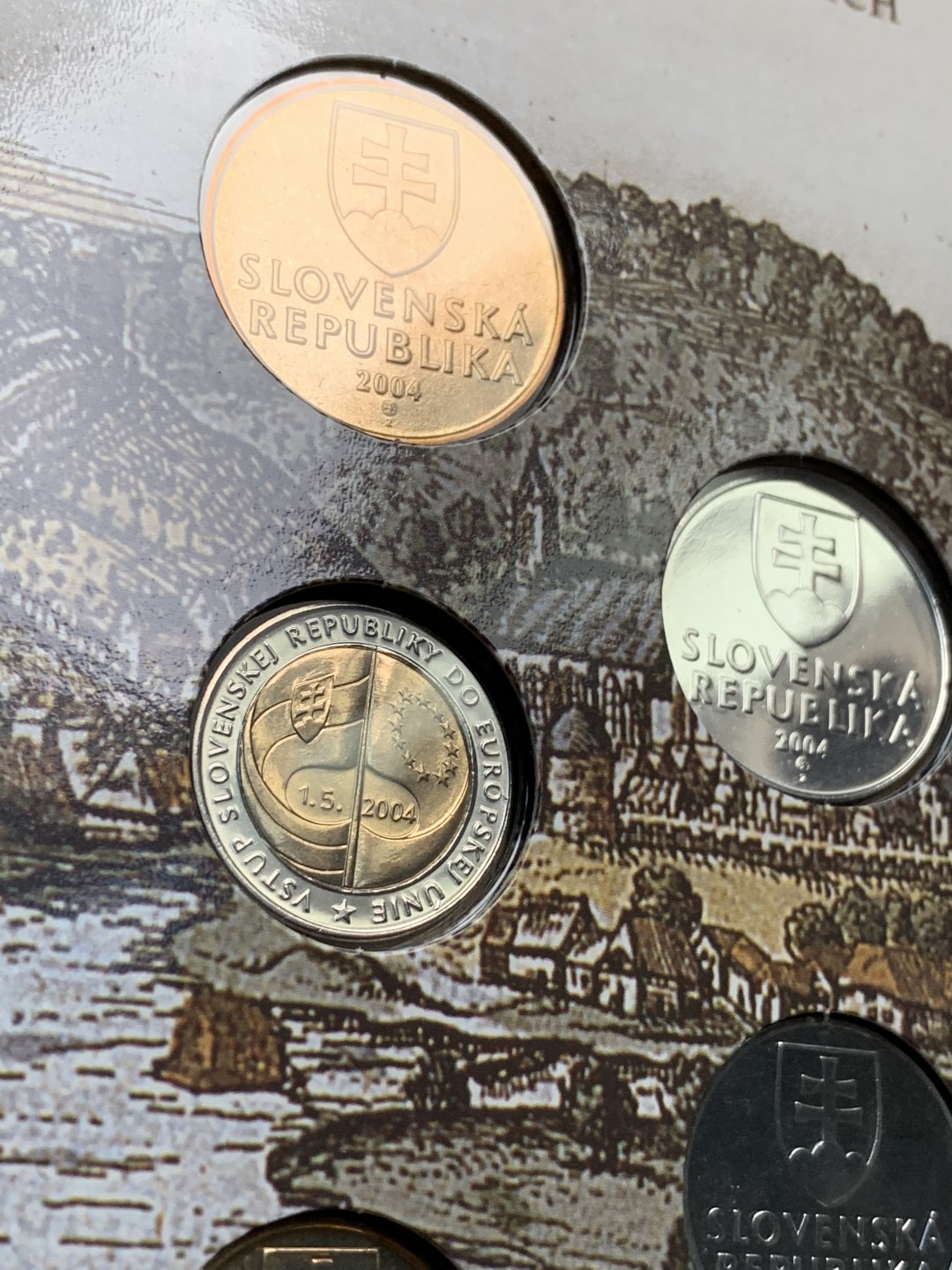 《竞宝斋》第66场-本周日，周一2场连拍（全场不限金额包邮） 斯洛文尼亚 2004年 六枚装套币 欧元前的本国货币 少见