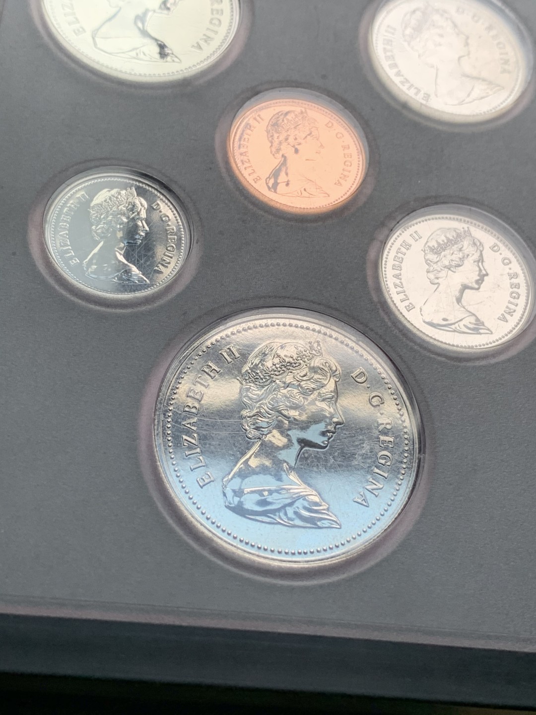 《竞宝斋》第66场-本周日，周一2场连拍（全场不限金额包邮） 原装 加拿大1980年 北极熊 七枚套 精制币 其中最大的一元是银币