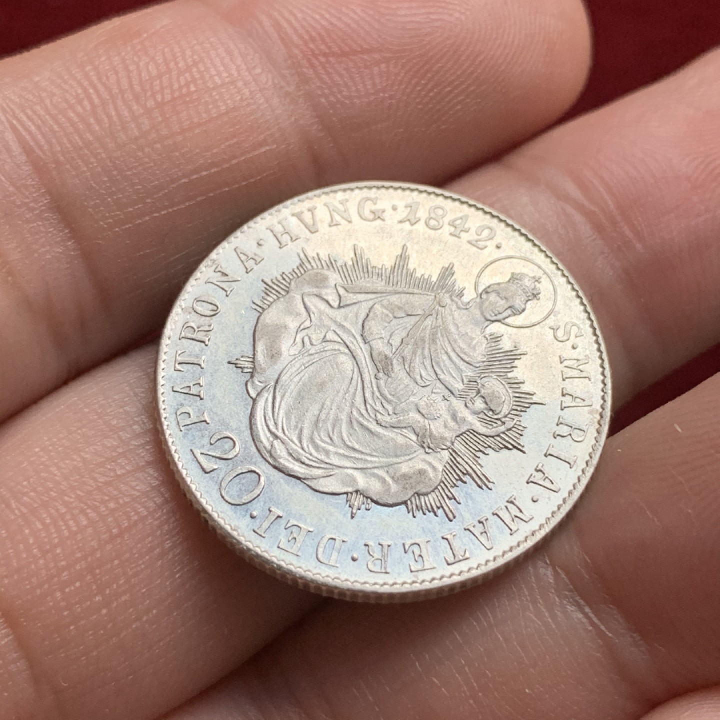 《竞宝斋》第66场-本周日，周一2场连拍（全场不限金额包邮） 好品 奥匈帝国匈牙利1842年圣母抱子20克鲁泽银币 圣母鼻子可见 光泽一流