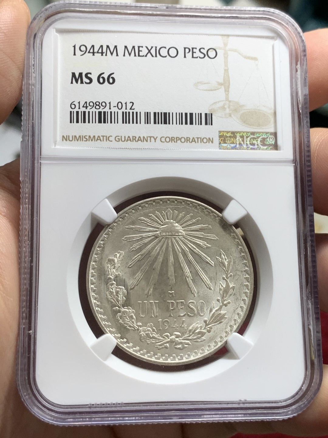 《竞宝斋》第66场-本周日，周一2场连拍（全场不限金额包邮） NGC-MS66 墨西哥 1944-M 墨西哥比索 底板完美 银光熠熠 有镜面效果 难得高分