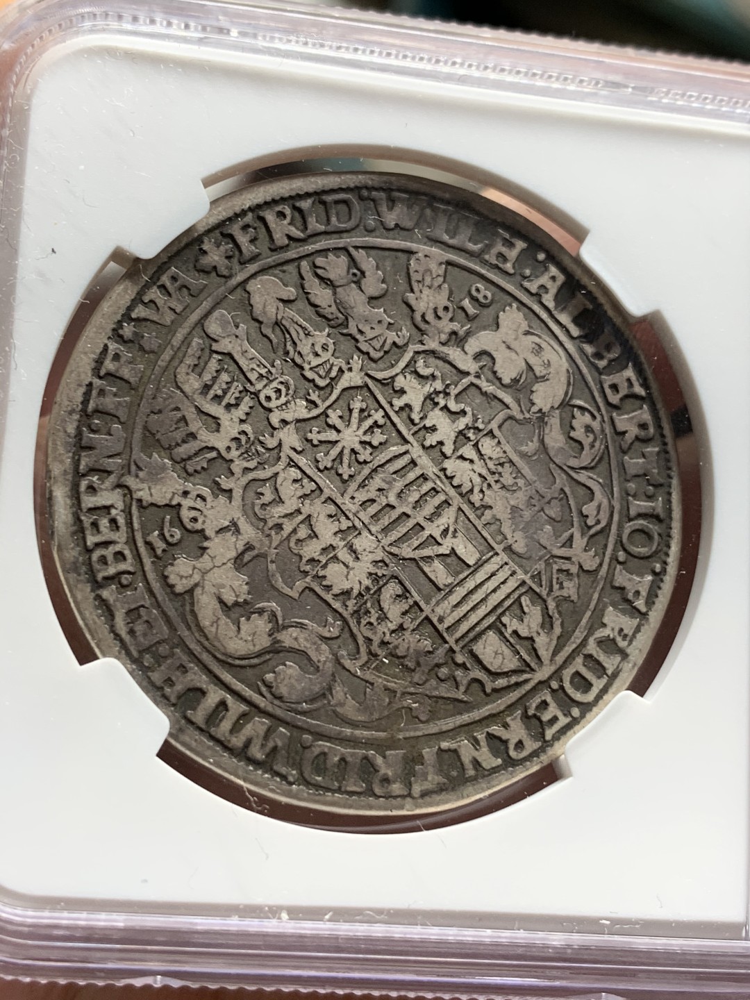 《竞宝斋》第66场-本周日，周一2场连拍（全场不限金额包邮） 第三名 NGC-VG10 德国萨克森 1618年约翰恩斯特和的七兄弟 大泰勒银币 此款外拍就没见过低于300欧的 入盒有分的也没见过