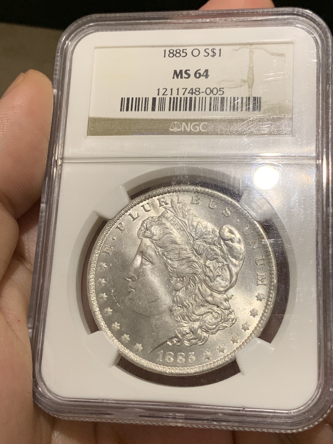 《竞宝斋》第66场-本周日，周一2场连拍（全场不限金额包邮） 美国摩根银元1885年O版 NGC MS64 老盒子含金量高严评、拆卷裸币价格一直持续上涨