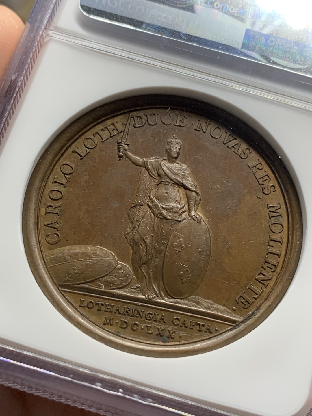 《竞宝斋》第66场-本周日，周一2场连拍（全场不限金额包邮） NGC MS62 法国1670年路易十四攻占洛林地区纪念高浮雕精美铜章