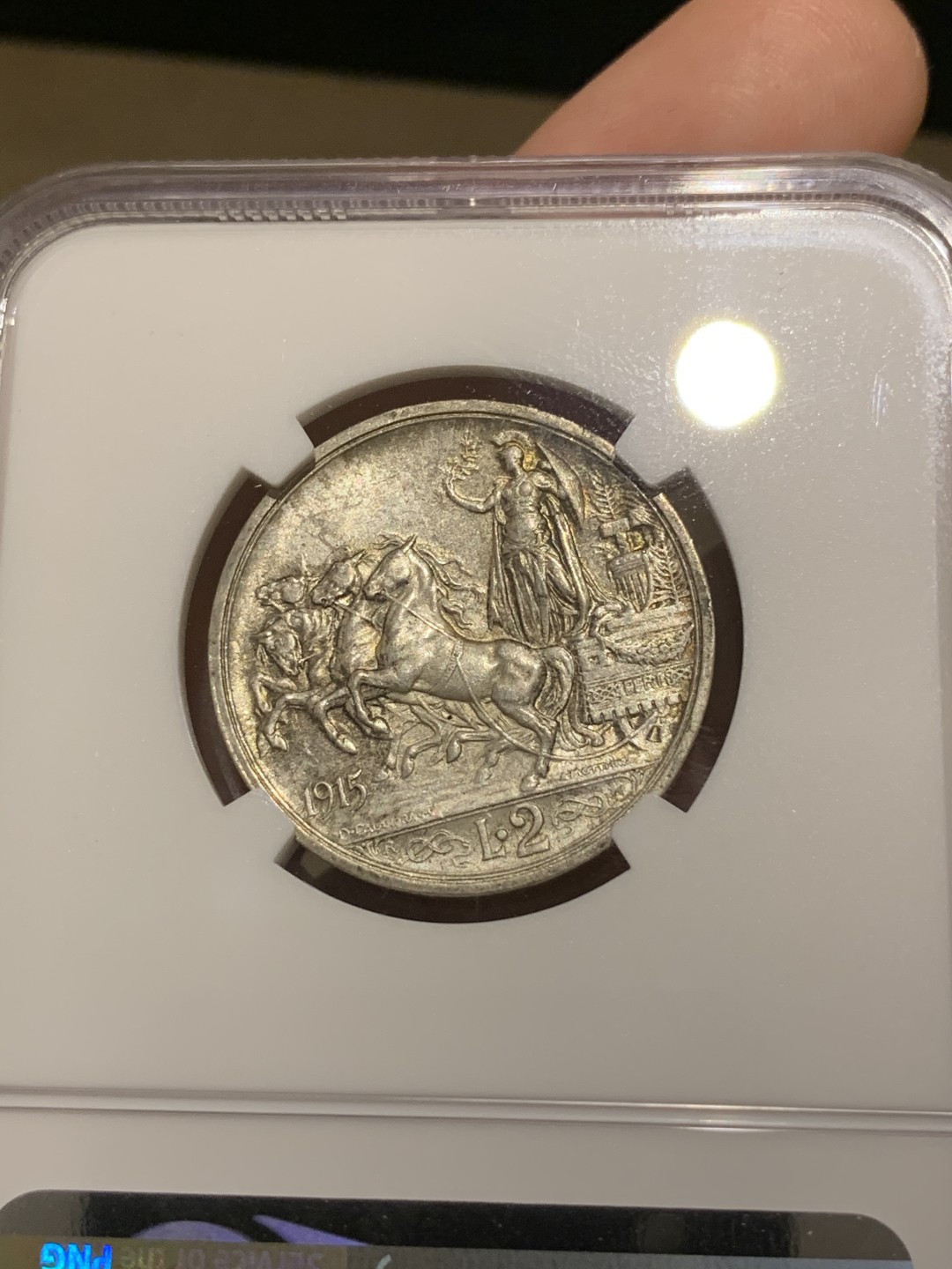 《竞宝斋》第66场-本周日，周一2场连拍（全场不限金额包邮） NGC-MS63 意大利1915年 胜利马车2里拉 银币 这分数就可以终身收藏了