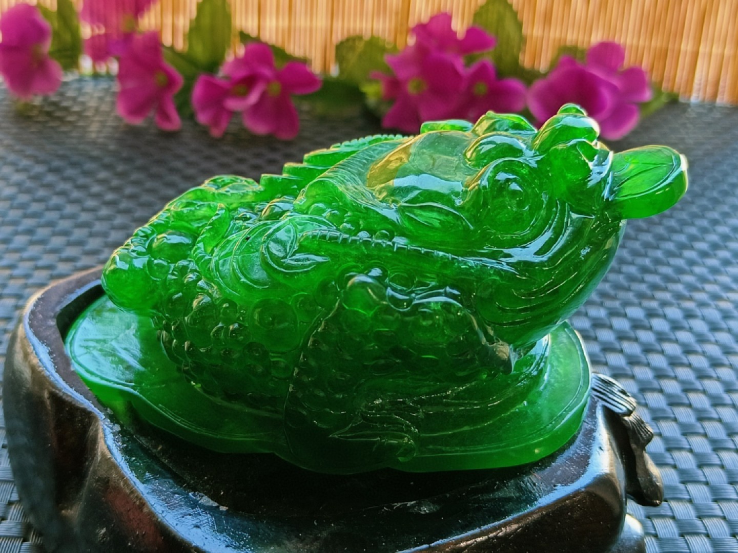 龙石种帝王绿翡翠金蟾摆件