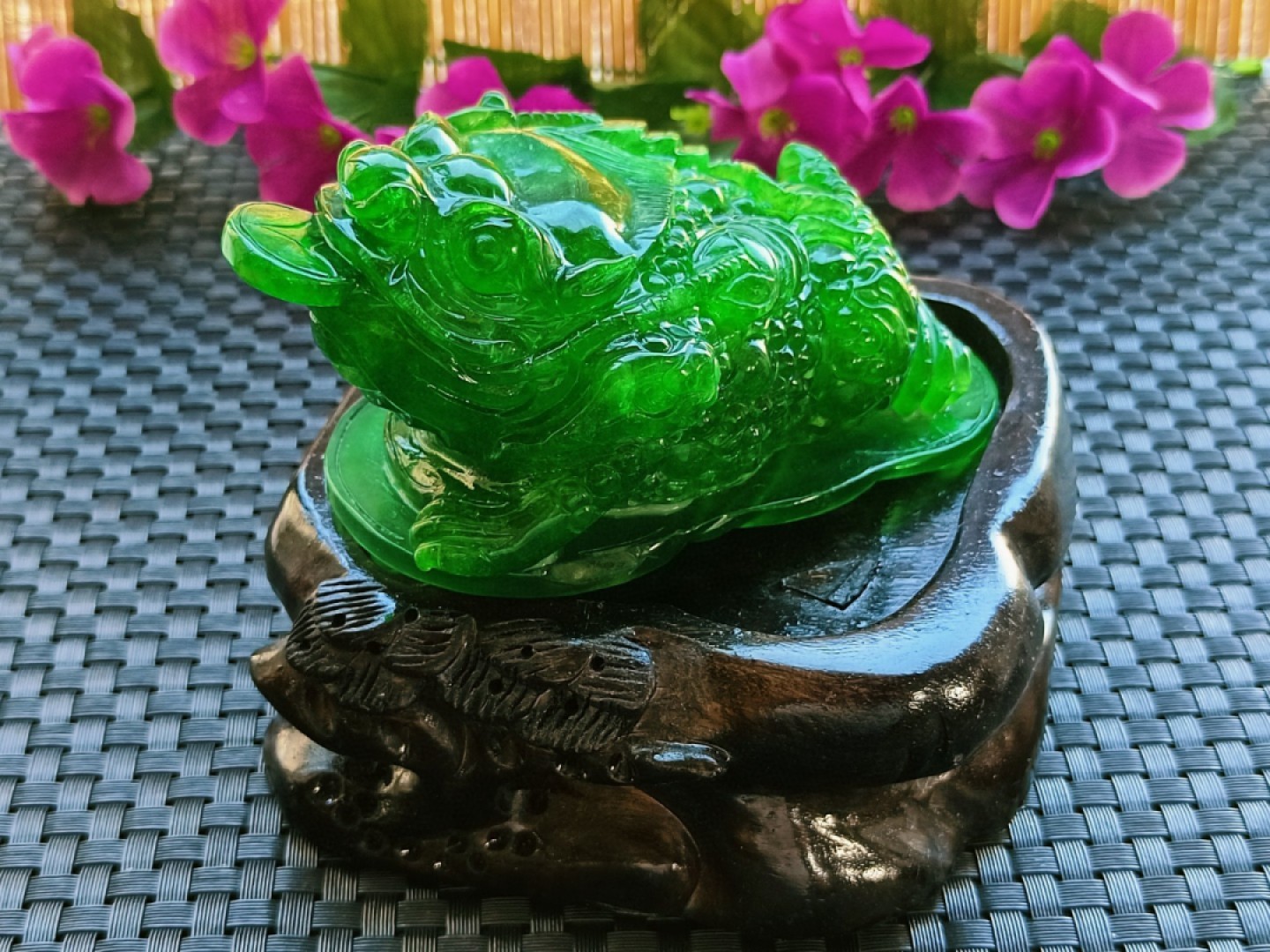 龙石种帝王绿翡翠金蟾摆件