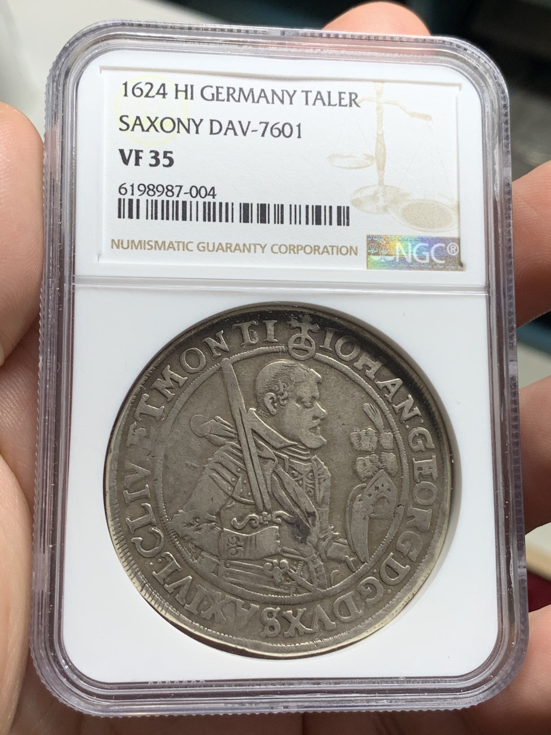 《竞宝斋》第66场-本周日，周一2场连拍（全场不限金额包邮） NGC VF35 德国 萨克森 1624年 持剑武士 老泰勒银币，400年的老银币，保存的非常好