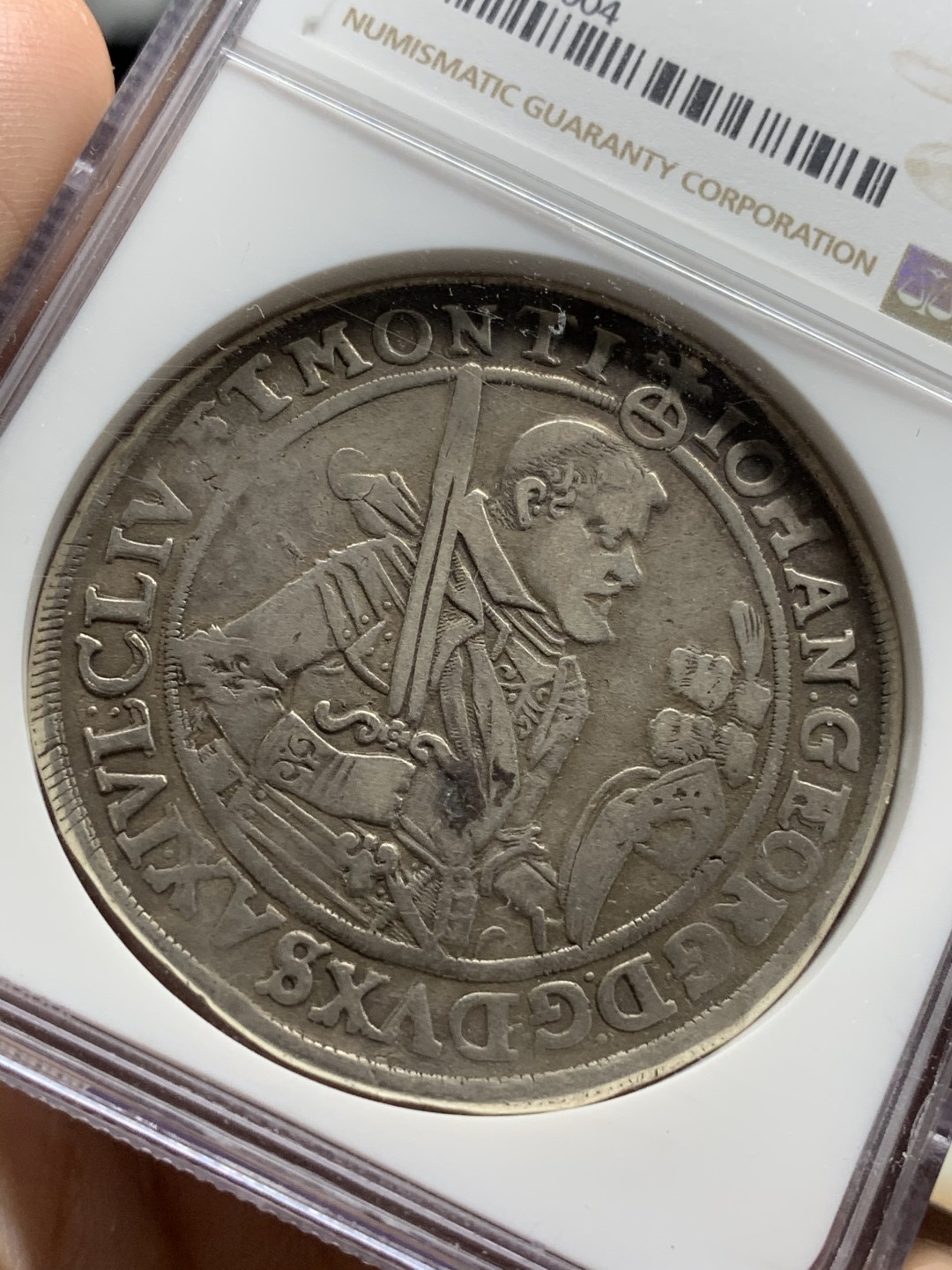 《竞宝斋》第66场-本周日，周一2场连拍（全场不限金额包邮） NGC VF35 德国 萨克森 1624年 持剑武士 老泰勒银币，400年的老银币，保存的非常好