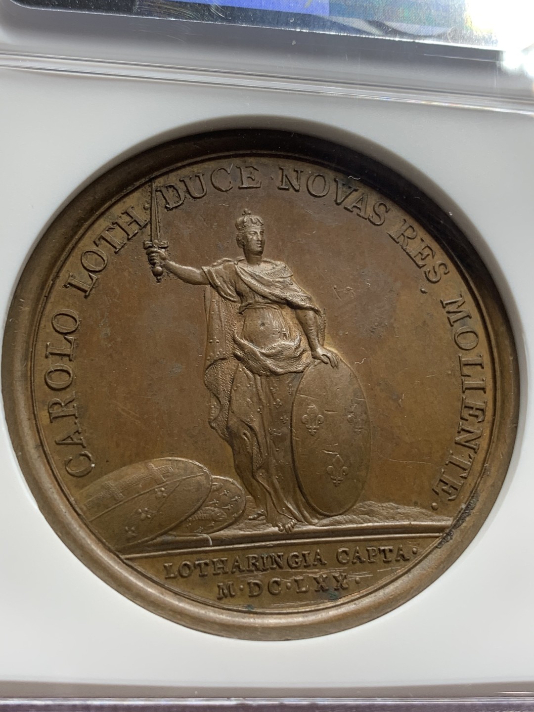 《竞宝斋》第66场-本周日，周一2场连拍（全场不限金额包邮） NGC MS62 法国1670年路易十四攻占洛林地区纪念高浮雕精美铜章