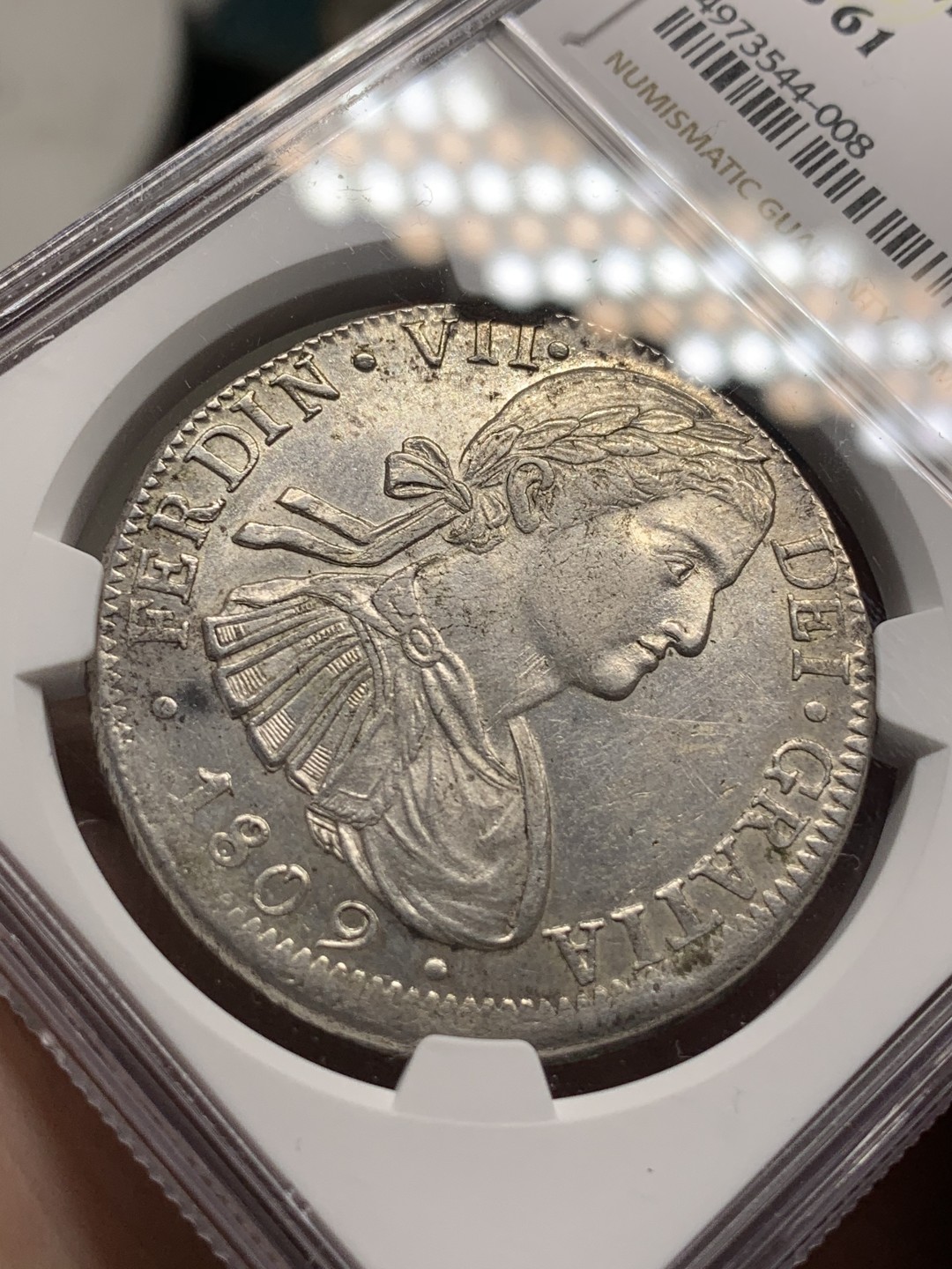 《竞宝斋》第66场-本周日，周一2场连拍（全场不限金额包邮） NGC-MS61 墨西哥双柱 费迪南七世 1809   8里亚尔    费七过度年份 双柱热门  原味包浆 光度一流 收藏最佳