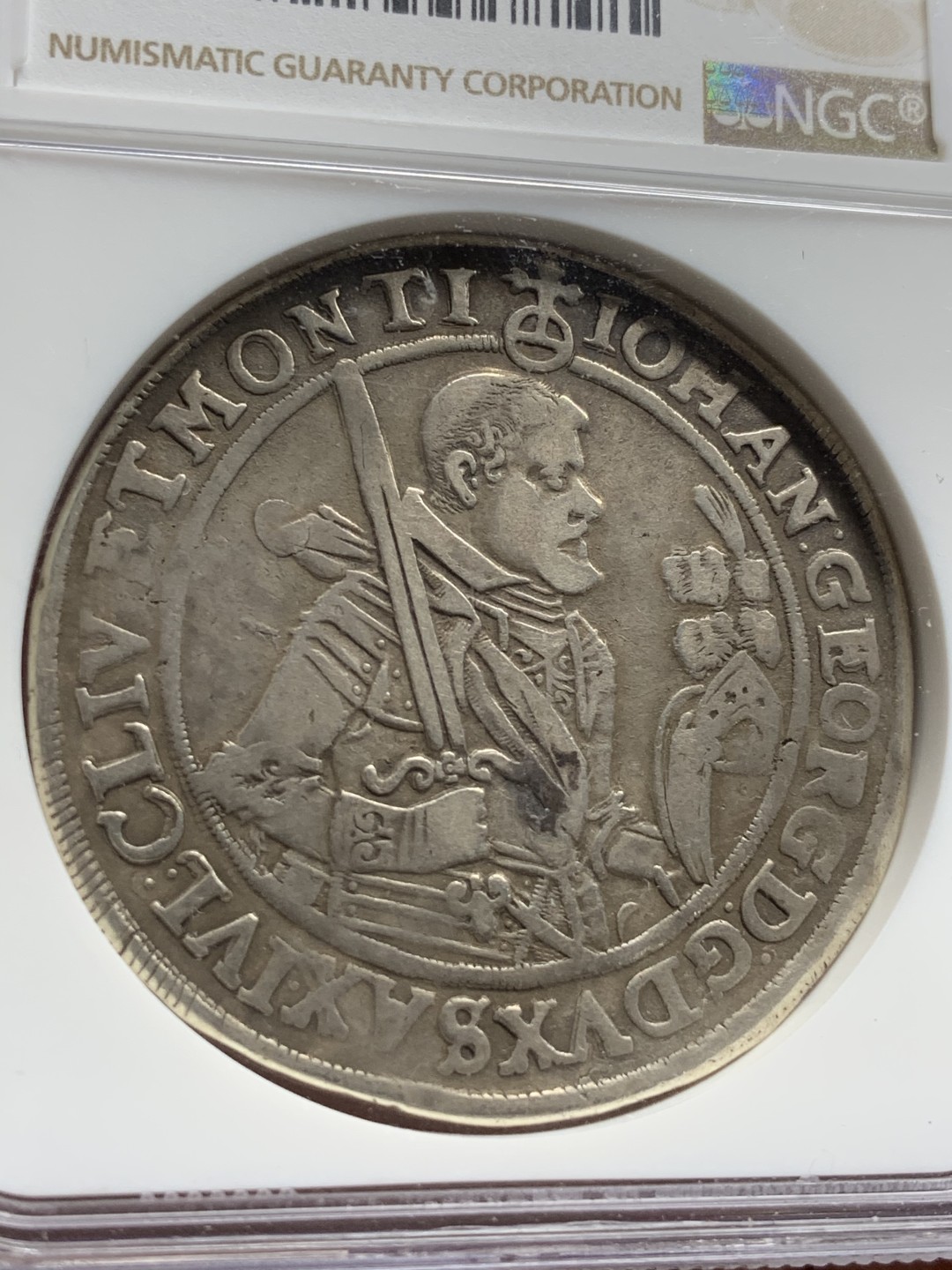 《竞宝斋》第66场-本周日，周一2场连拍（全场不限金额包邮） NGC VF35 德国 萨克森 1624年 持剑武士 老泰勒银币，400年的老银币，保存的非常好