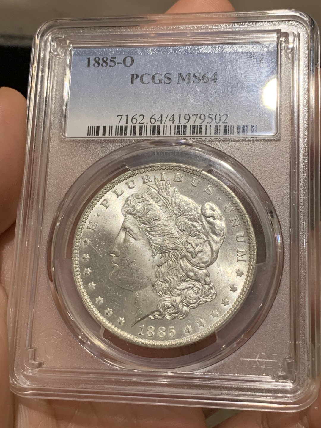 《竞宝斋》第66场-本周日，周一2场连拍（全场不限金额包邮） 美国摩根银元1885年O版 PCGS MS64 老盒子含金量高严评、拆卷裸币价格一直持续上涨