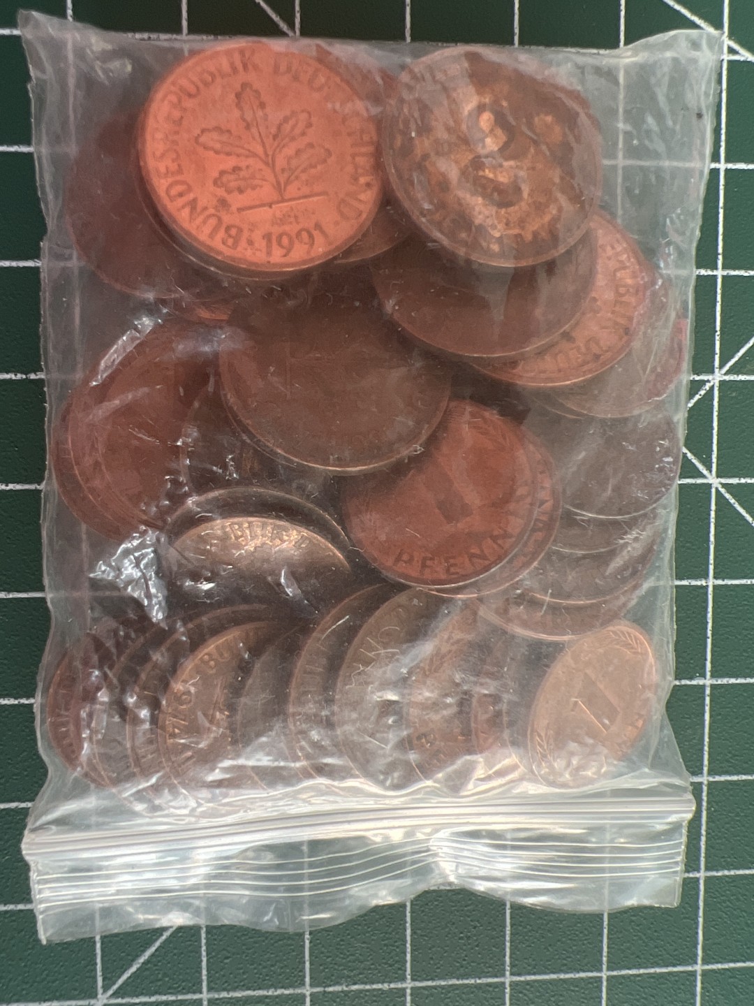 泡泡堂第五场 世界硬币专场，价格美丽（全场20包邮） 德国分币48个打包年份丰富