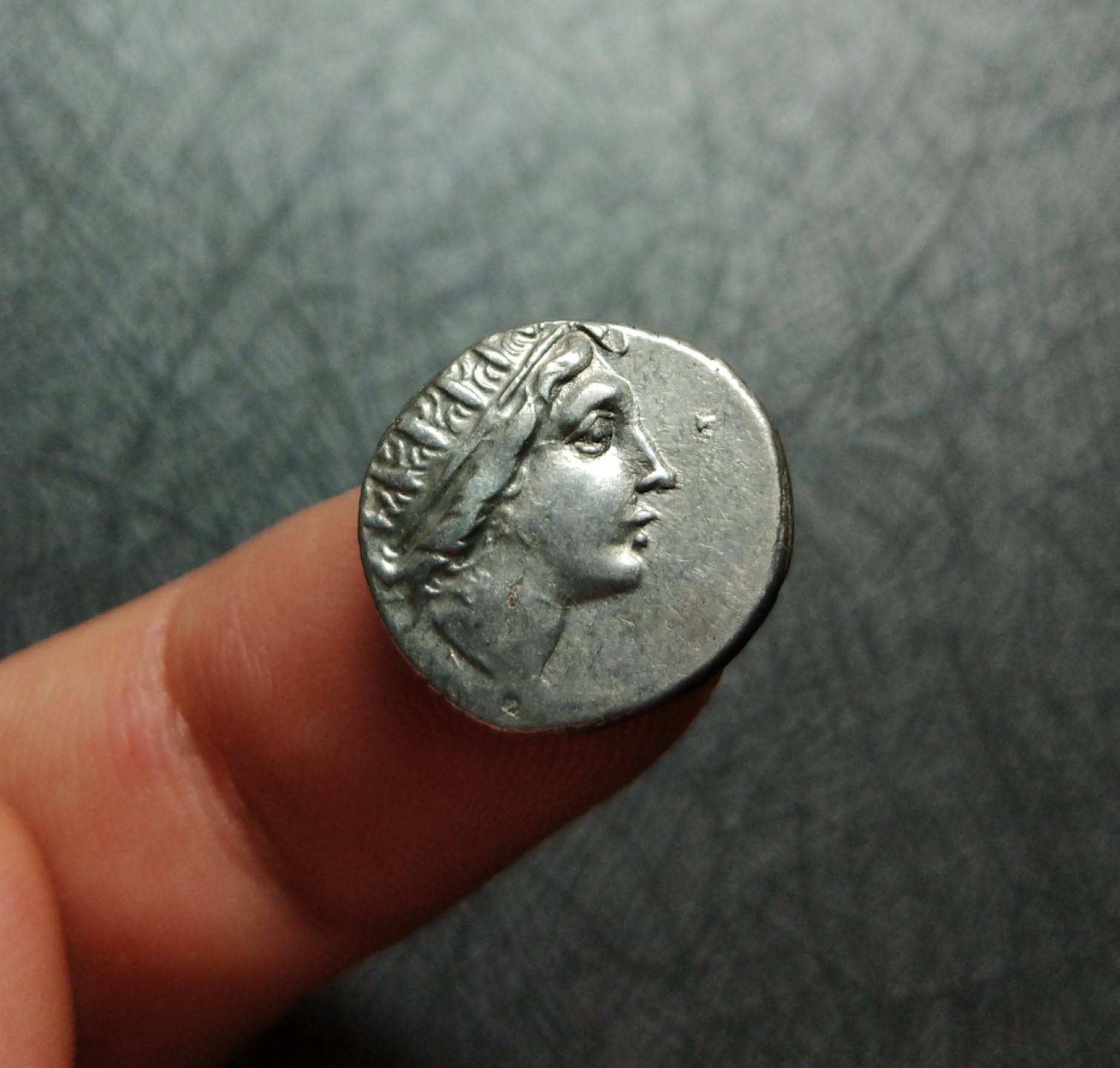 古希腊罗德岛玫瑰花与太阳神赫利俄斯德拉克马银币  古希腊罗德岛玫瑰花与太阳神赫利俄斯德拉克马银币 