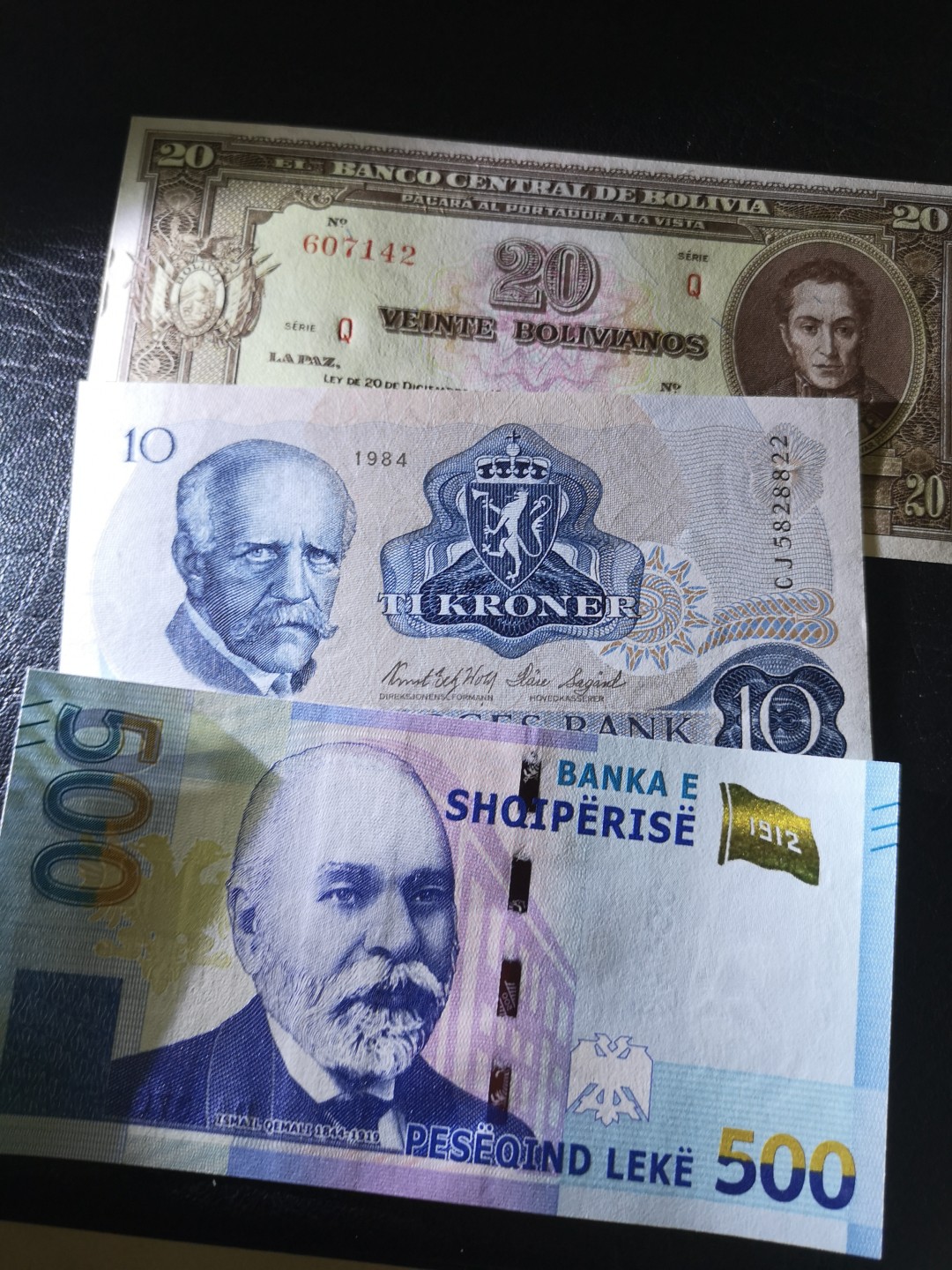 《外钞收藏家》第一百八十四期拍卖 挪威、阿尔巴尼亚、玻利维亚 三张 全新UNC