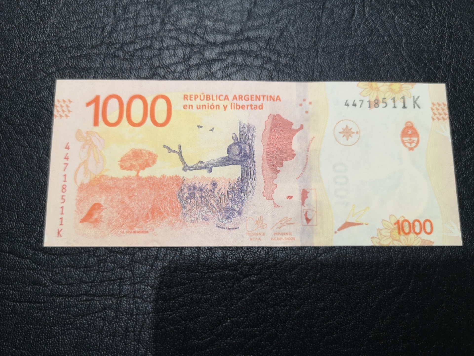 《外钞收藏家》第一百八十四期拍卖 精美阿根廷1000 全新UNC