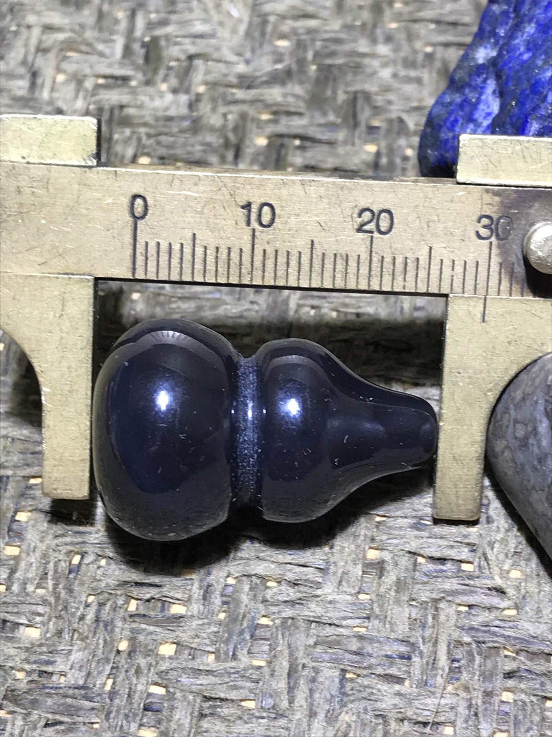 精美天然罕见高玉化蓝玉髓九眼页岩石葫芦一个，