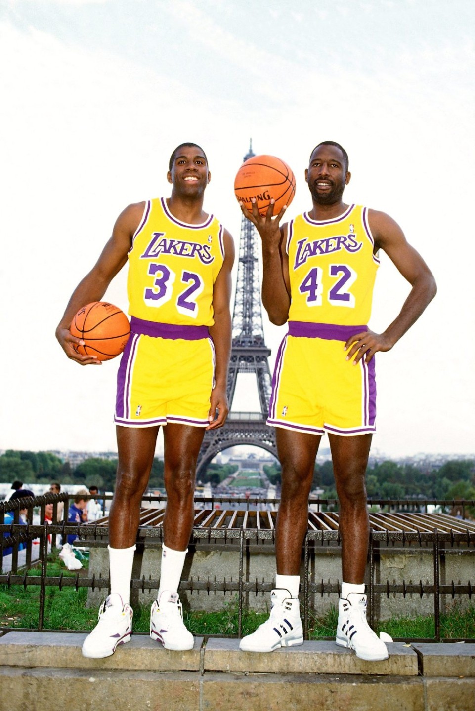 零元拍：湖人名宿，NBA50大巨星詹姆斯沃西亲笔签字球衣，美国Hit Parade 公司出品 签名球衣福盒系 steinercx认证认证证书。