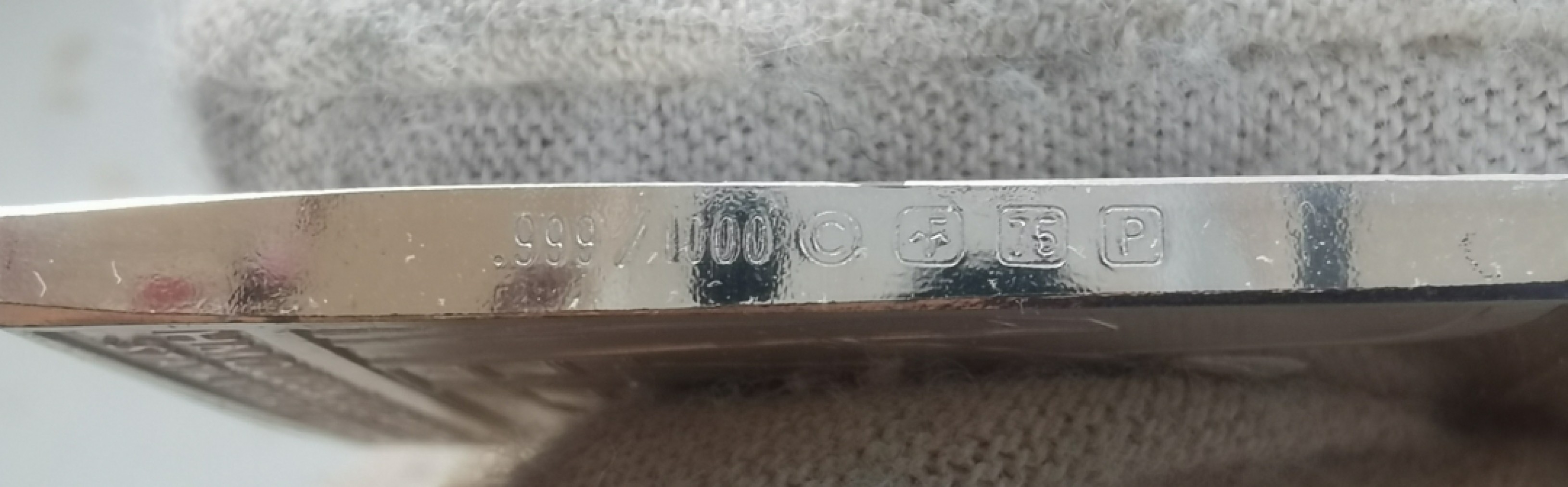 庆七一“白银”专场 1975年英国女王夫妇访问日本银章