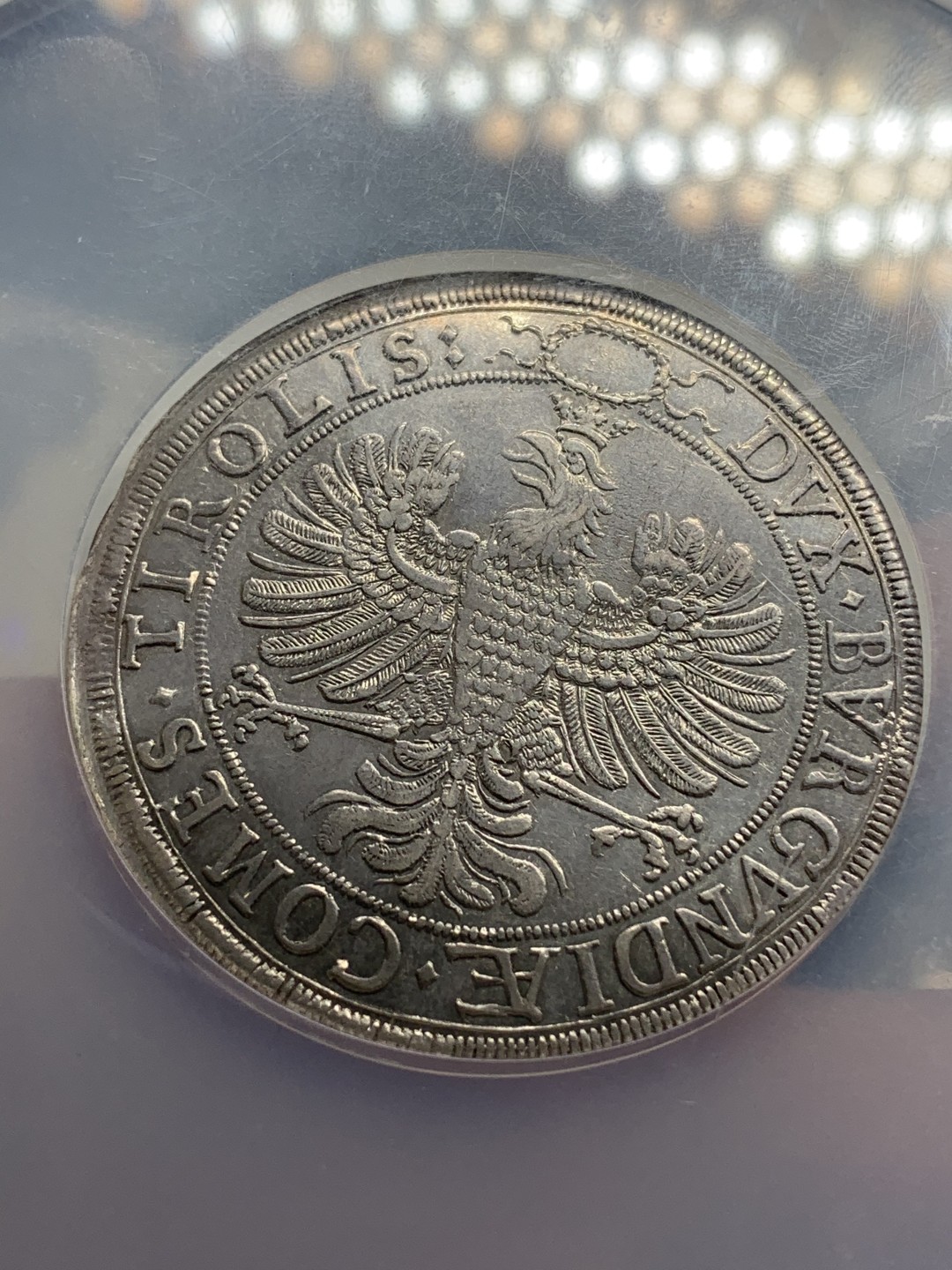 《竞宝斋》第67场-本周日，周一，周四.3场连拍（全场不限金额包邮） NGC MS61 神罗帝国奥地利1626年利奥波德克劳迪娅结婚纪念2泰勒大银币细节打制清晰，脸上轻微磨具裂纹是普遍特征，性价比比较高