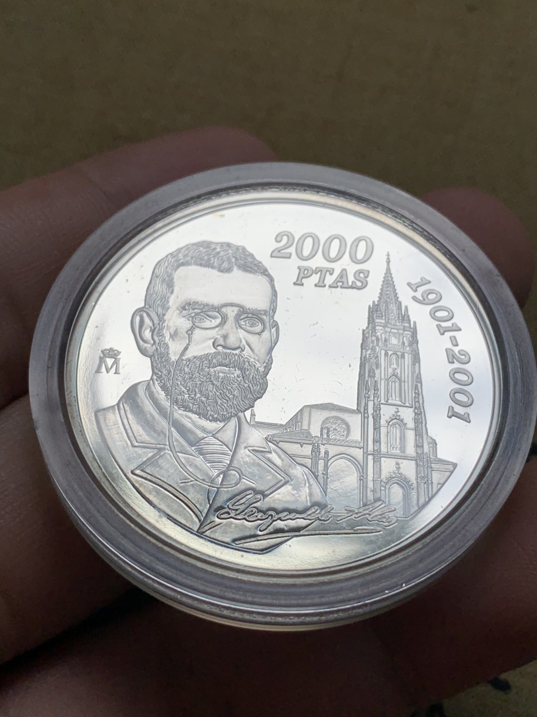 《竞宝斋》第67场-本周日，周一，周四.3场连拍（全场不限金额包邮） 西班牙 2001年 2000比塞塔  925银 27克   Leopoldo Alas Clarin 逝世 100 周年