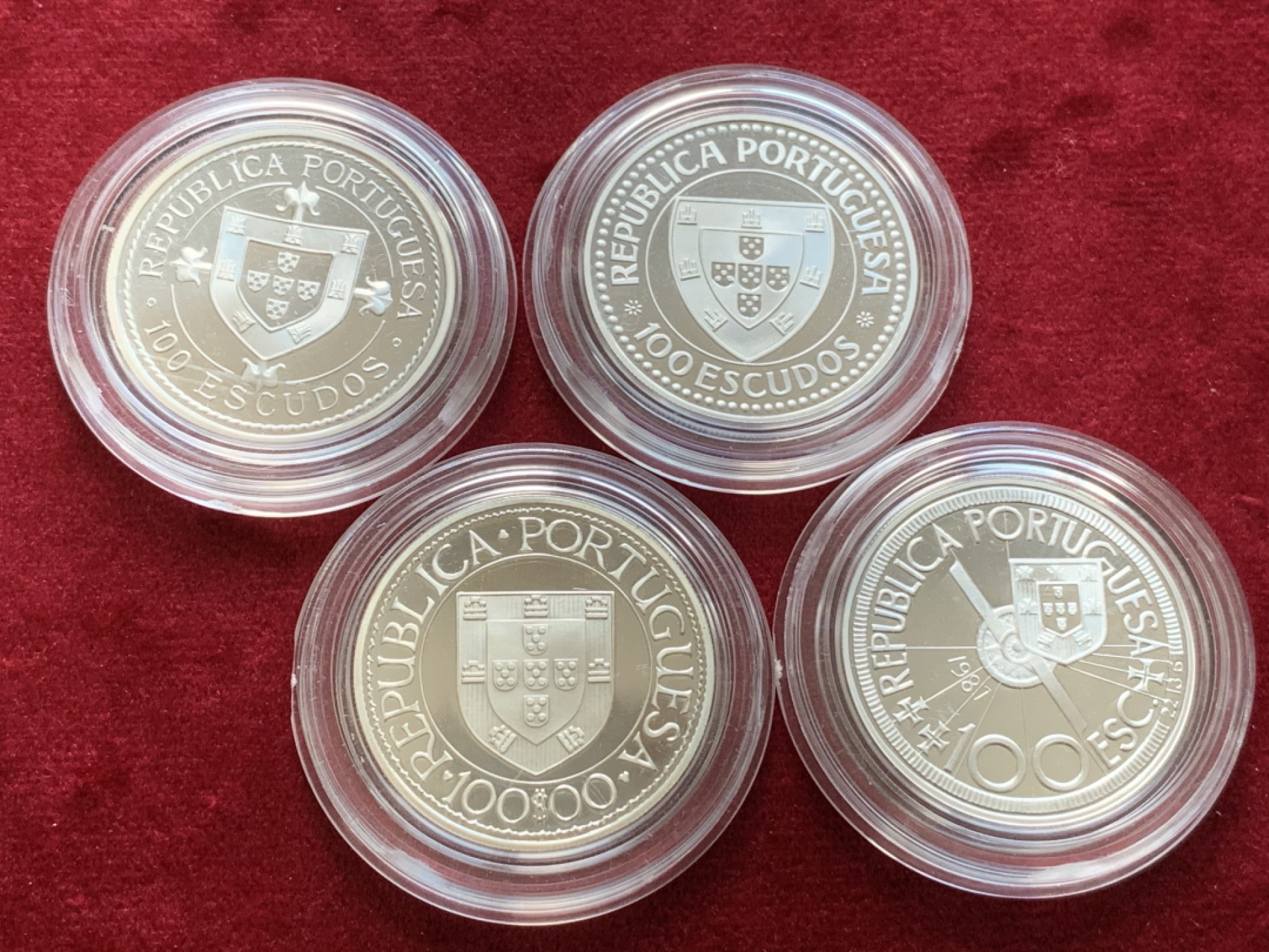 《竞宝斋》第67场-本周日，周一，周四.3场连拍（全场不限金额包邮） 葡萄牙 大航海 精制套币 4枚一组 单重16.5克  925银  合计68克 边缘五彩包浆，非常漂亮