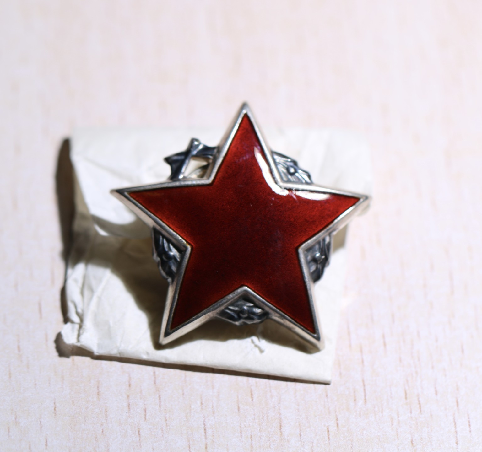 大猫徽章拍卖第195期 南斯拉夫游击队之星一组4枚 银质好品（其中一枚二级无轮盘）