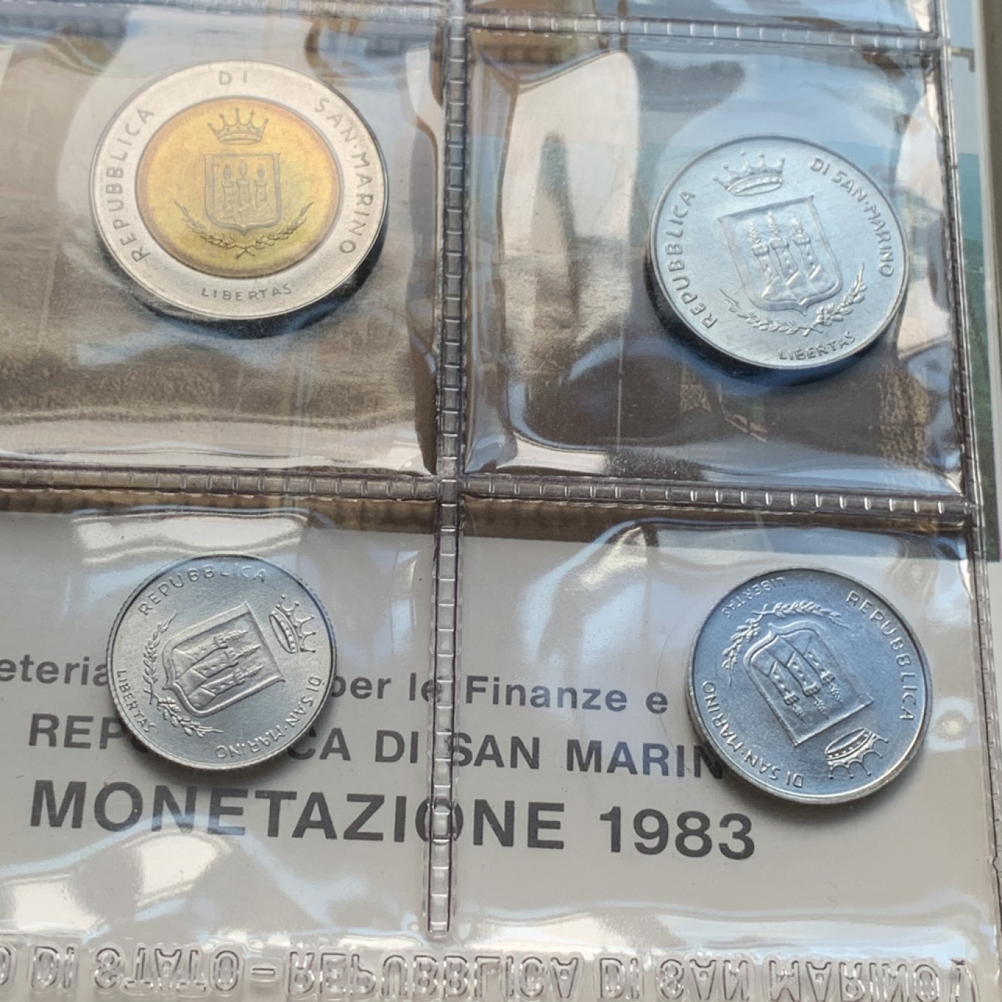 《竞宝斋》第67场-本周日，周一，周四.3场连拍（全场不限金额包邮） 圣马力诺 1983年 盒装套币，保存的非常好
